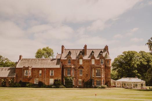 - Cringletie House