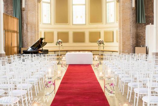 - Halle St. Peter's