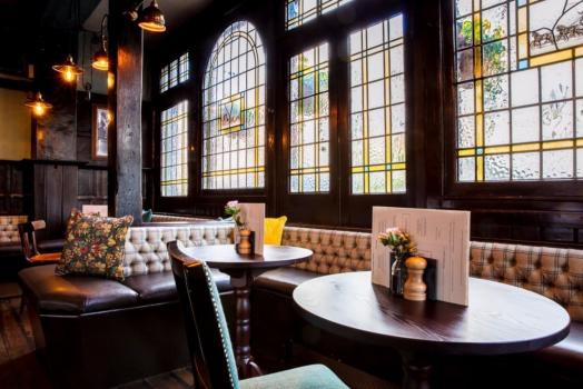 - Coach and Horses, Barnes