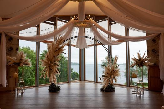 - Lodge on Loch Lomond
