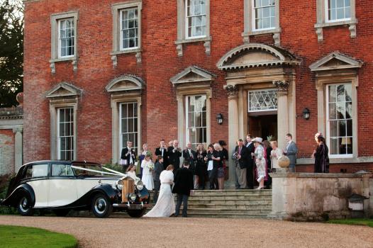 - Kelmarsh Hall and Gardens