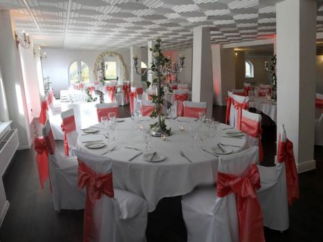- Gray Manor Hotel